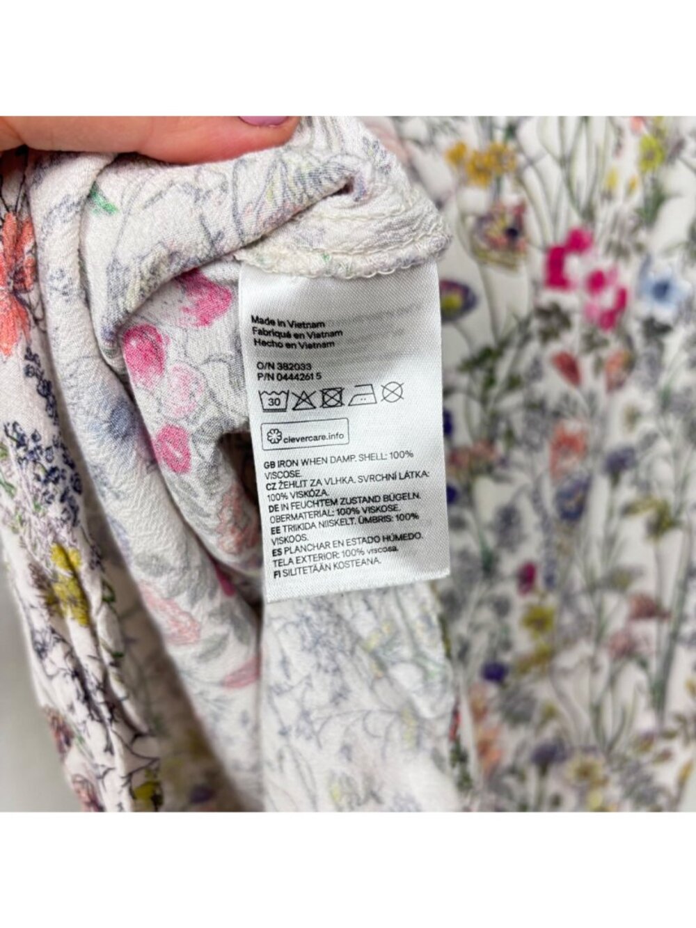 ✨3/$30 H&M L Floral Print Short Sleeve Blouse Size Lightweight Keyhole Back Care - Picture 6 of 6